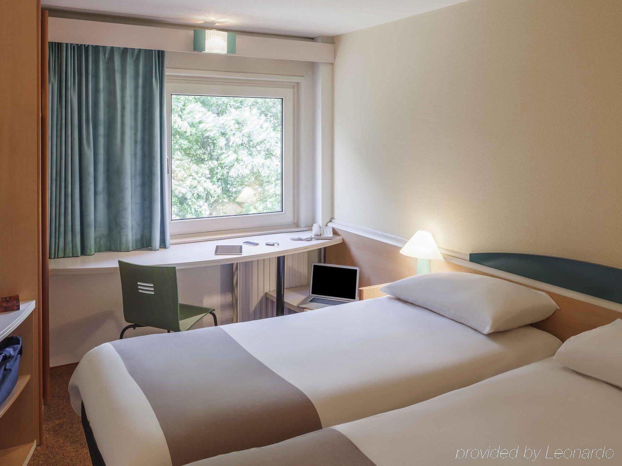 Ibis Tilburg Exterior foto