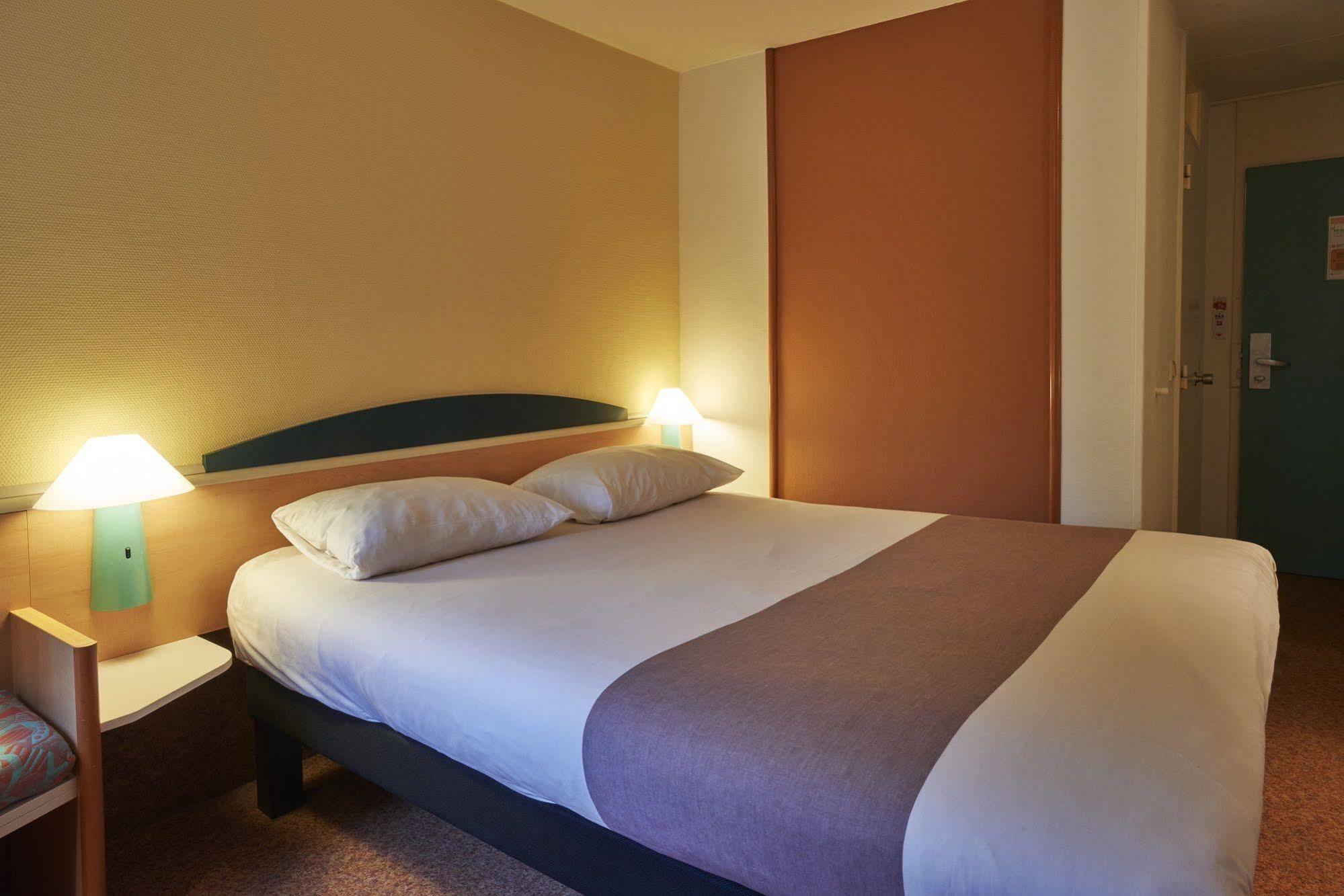 Ibis Tilburg Exterior foto